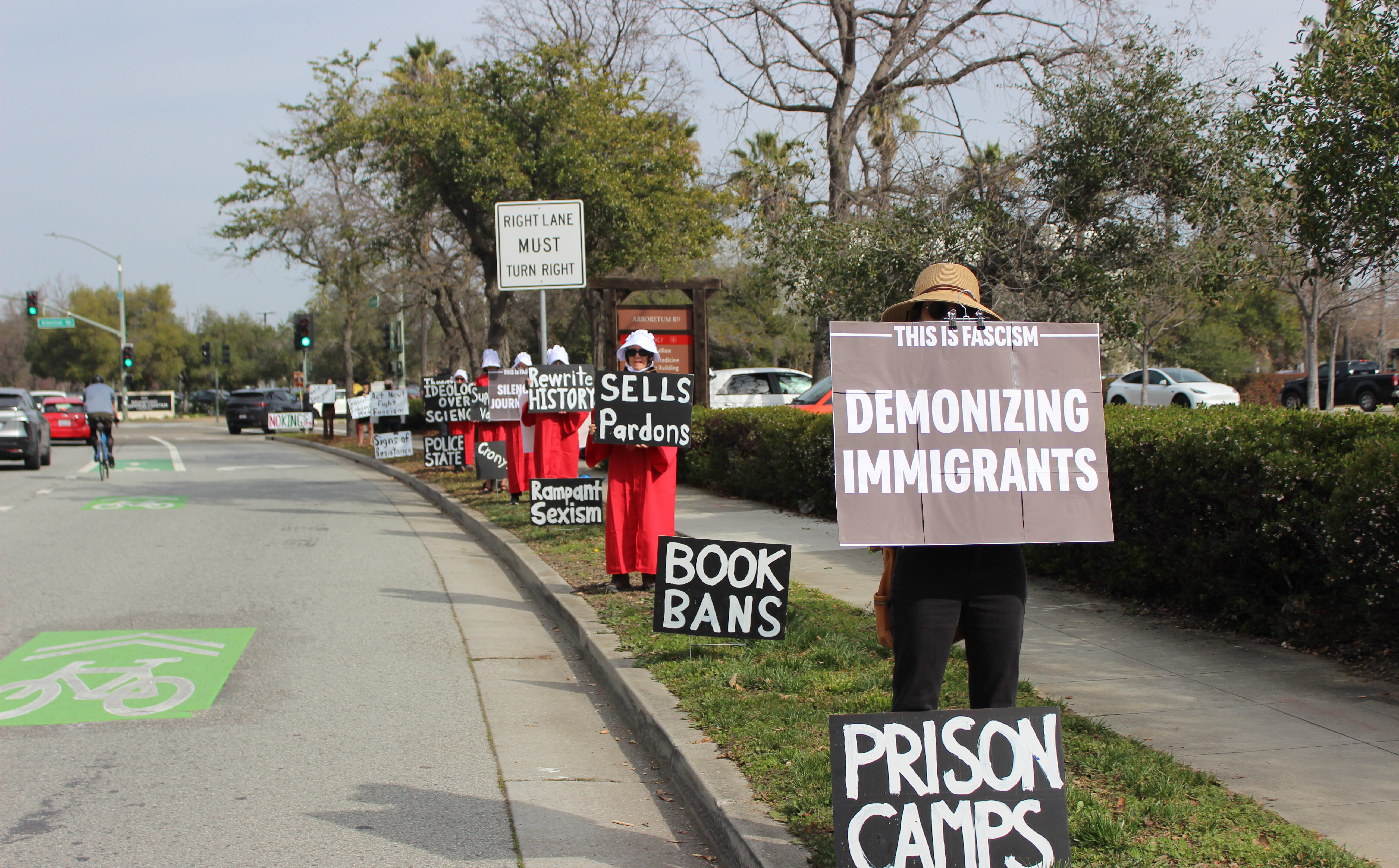 ‘Signs of Fascism’ Protest Brings Awareness to the Rise of Authoritarianism / Alisha Parikh-Briggs