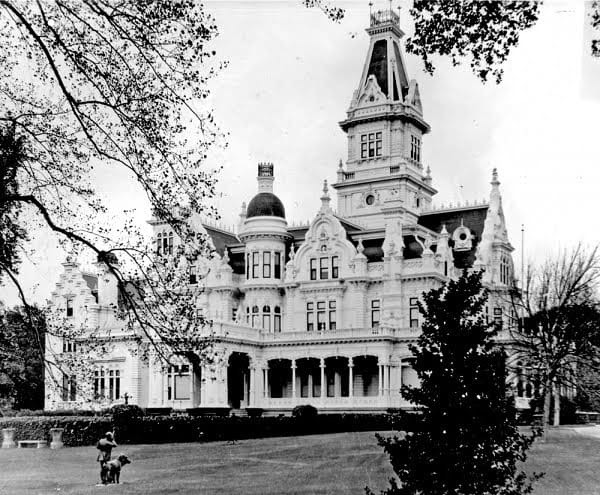 Photo of Linden Towers mansion.